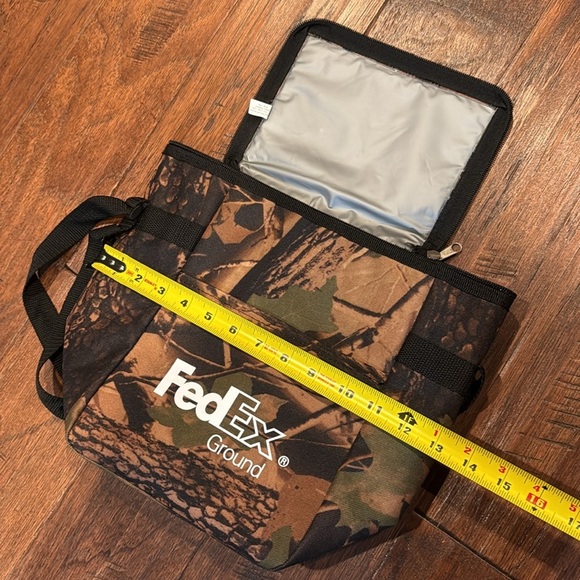 FedEx Ground Camo Brown and Black Insulated Bag - Picture 7 of 12